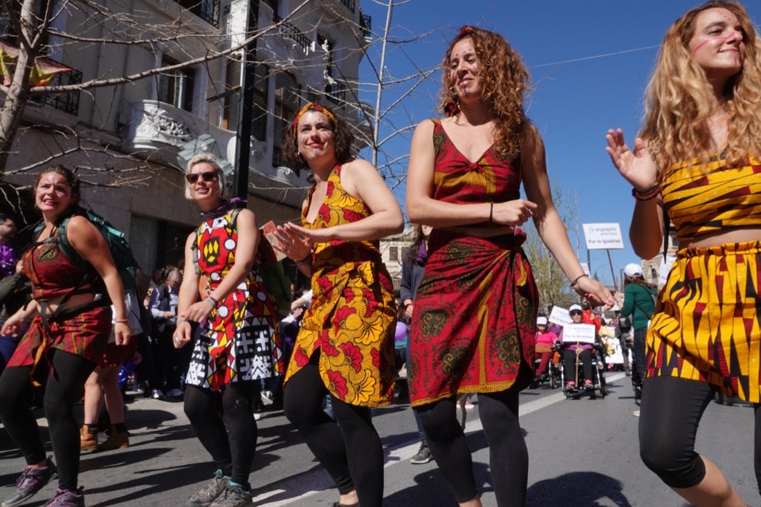 Repaso completo en imágenes a una marcha multitudinaria este Día de la Mujer en Granada