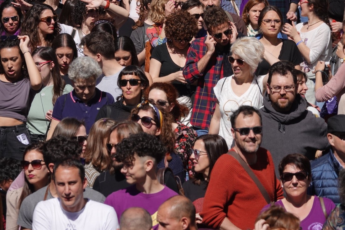 Repaso completo en imágenes a una marcha multitudinaria este Día de la Mujer en Granada