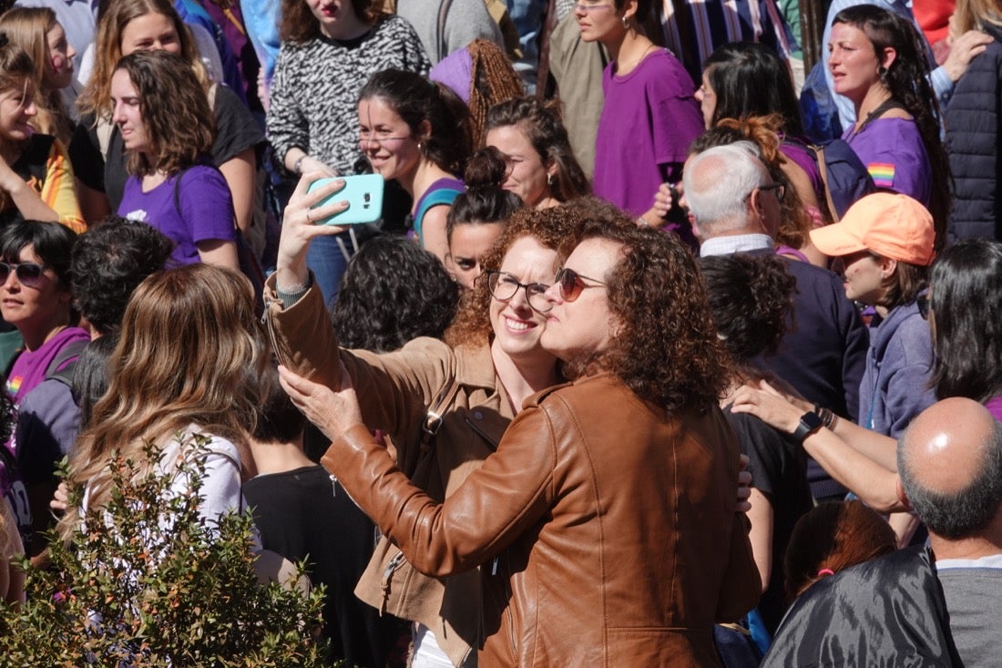 Repaso completo en imágenes a una marcha multitudinaria este Día de la Mujer en Granada