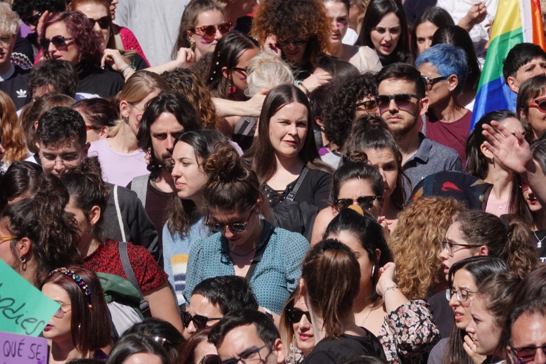 Repaso completo en imágenes a una marcha multitudinaria este Día de la Mujer en Granada