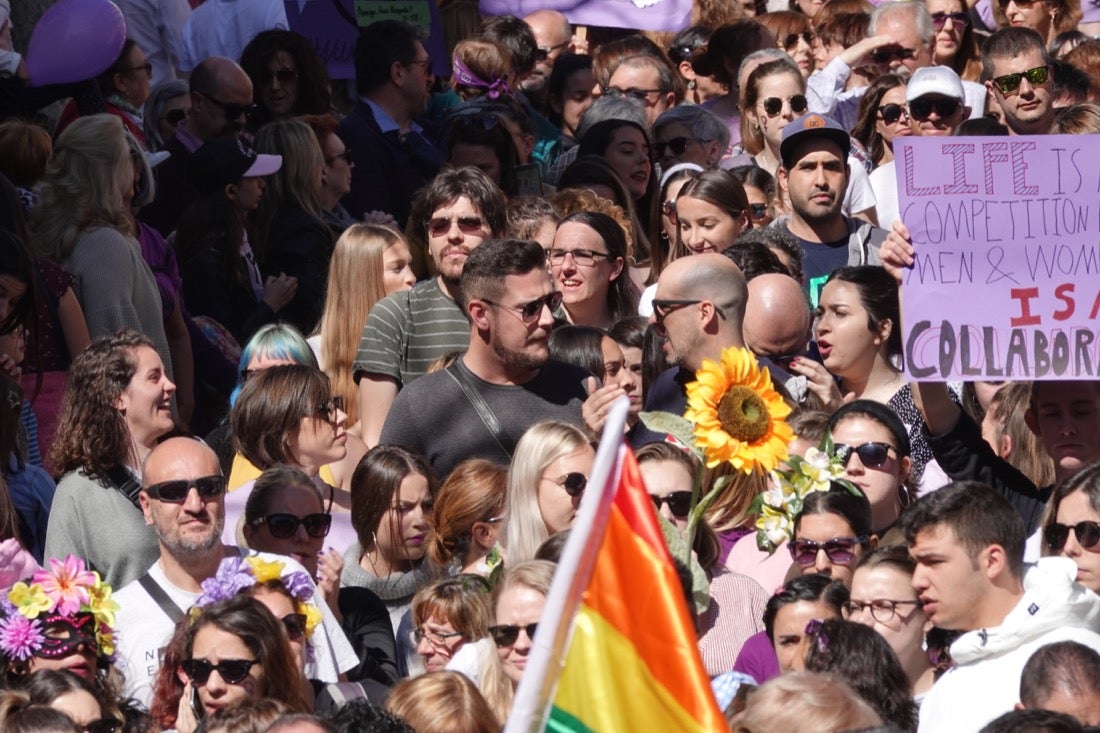 Repaso completo en imágenes a una marcha multitudinaria este Día de la Mujer en Granada