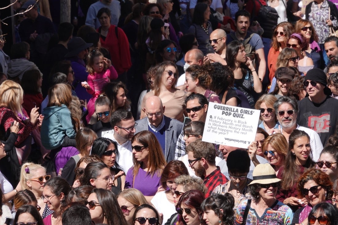Repaso completo en imágenes a una marcha multitudinaria este Día de la Mujer en Granada