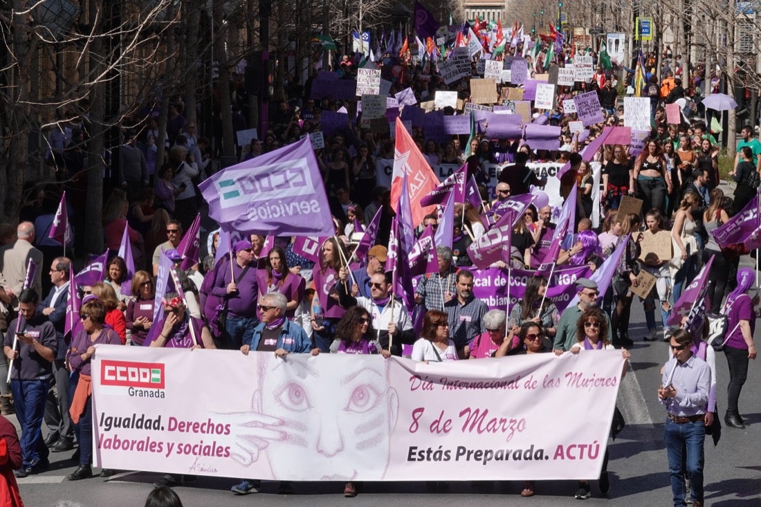 Repaso completo en imágenes a una marcha multitudinaria este Día de la Mujer en Granada