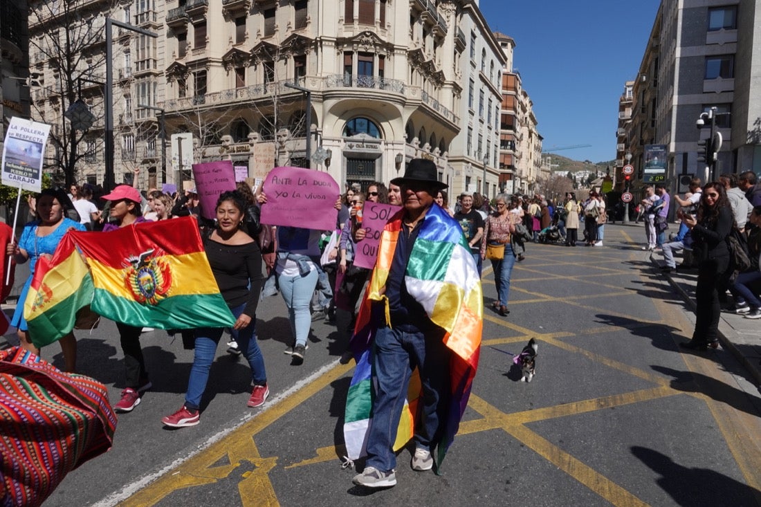 Repaso completo en imágenes a una marcha multitudinaria este Día de la Mujer en Granada
