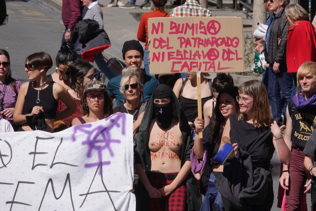 Repaso completo en imágenes a una marcha multitudinaria este Día de la Mujer en Granada