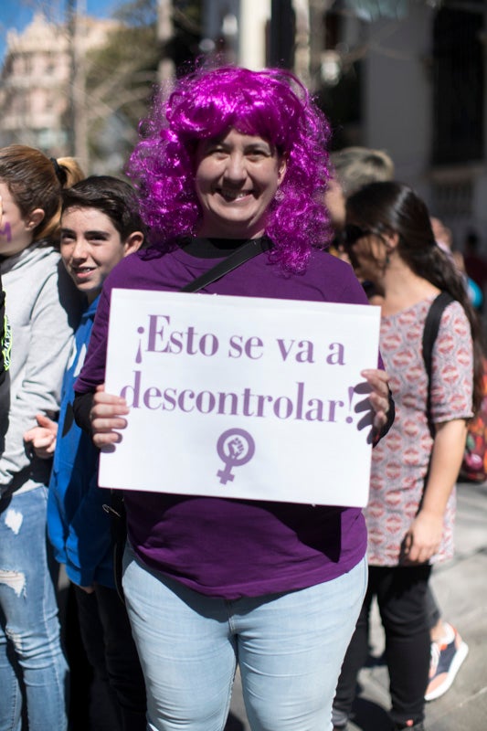 Miles de manifestantes han portada pancartas con mensajes reivindicativos