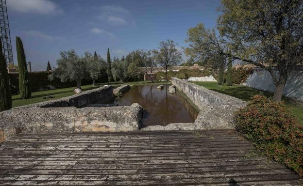 Patio de San Cristóbal, donde estuvo el palacio de los Alixares.