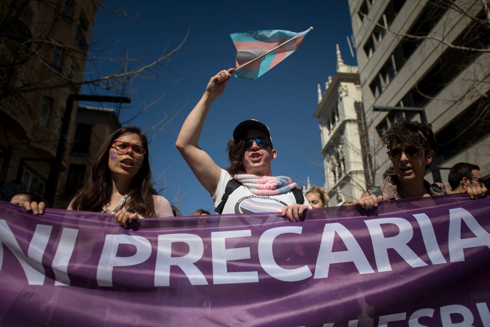 Repaso completo en imágenes a una marcha multitudinaria este Día de la Mujer en Granada