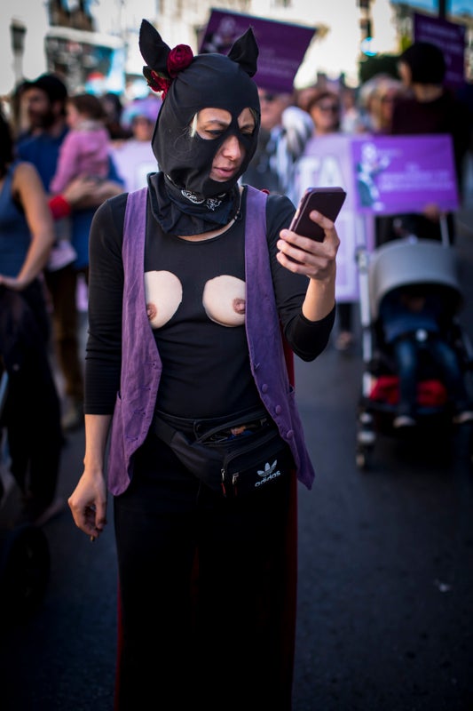 Repaso completo en imágenes a una marcha multitudinaria este Día de la Mujer en Granada