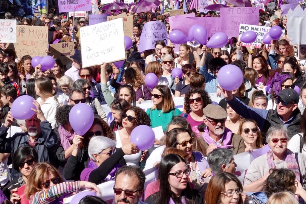 Repaso completo en imágenes a una marcha multitudinaria este Día de la Mujer en Granada