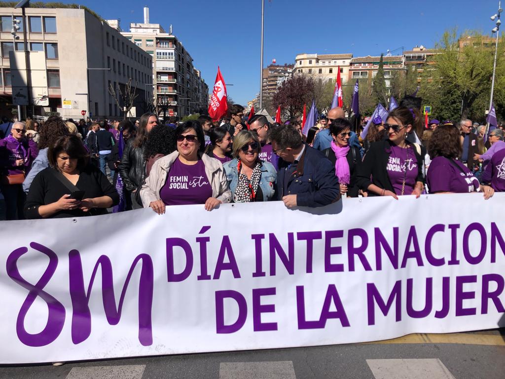 Repaso completo en imágenes a una marcha multitudinaria este Día de la Mujer en Granada