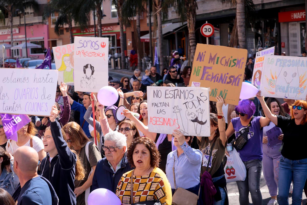 Cientos de carteles y pancartas reivindicativas en la manifestación de este domingo