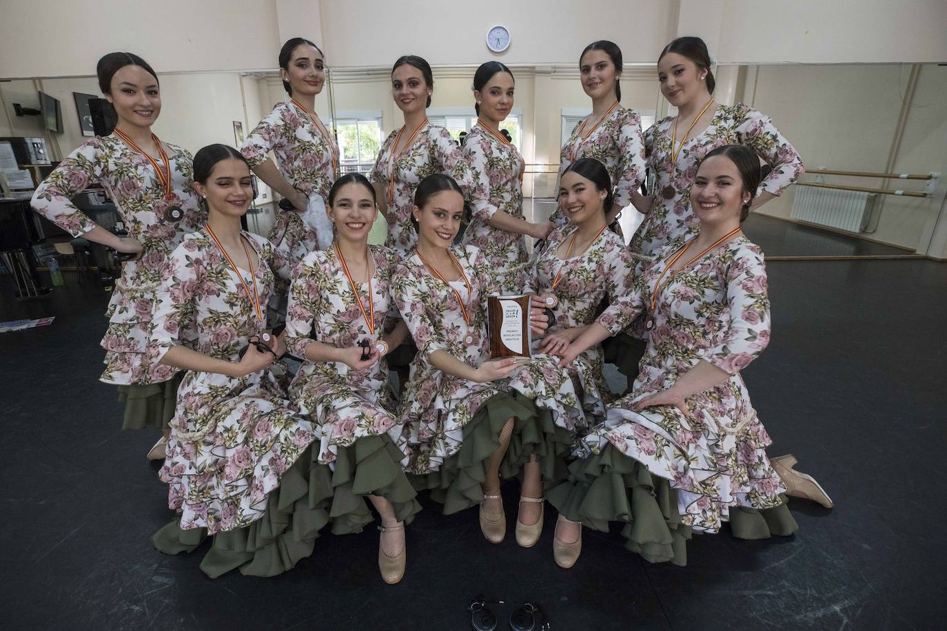 Un grupo de alumnas del Conservatorio Profesional de Danza Reina Sofía, de Granada, triunfa en el festival más prestigioso de España con una coreografía ideada por ellas mismas