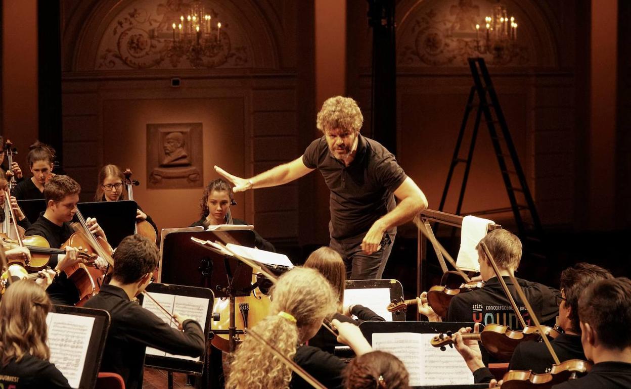 Pablo Heras-Casado no podrá dirigir en Minnesota.