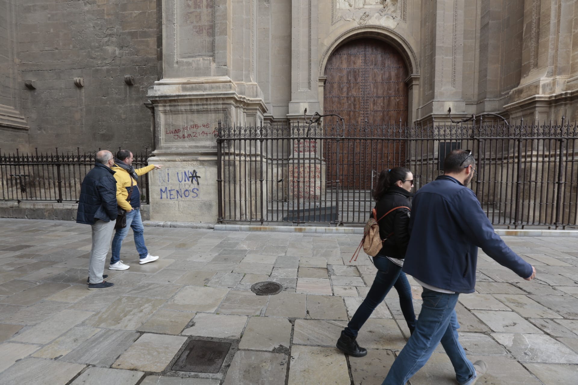 Las calles de Granada y los monumentos, con mucha menos gente de lo habitual