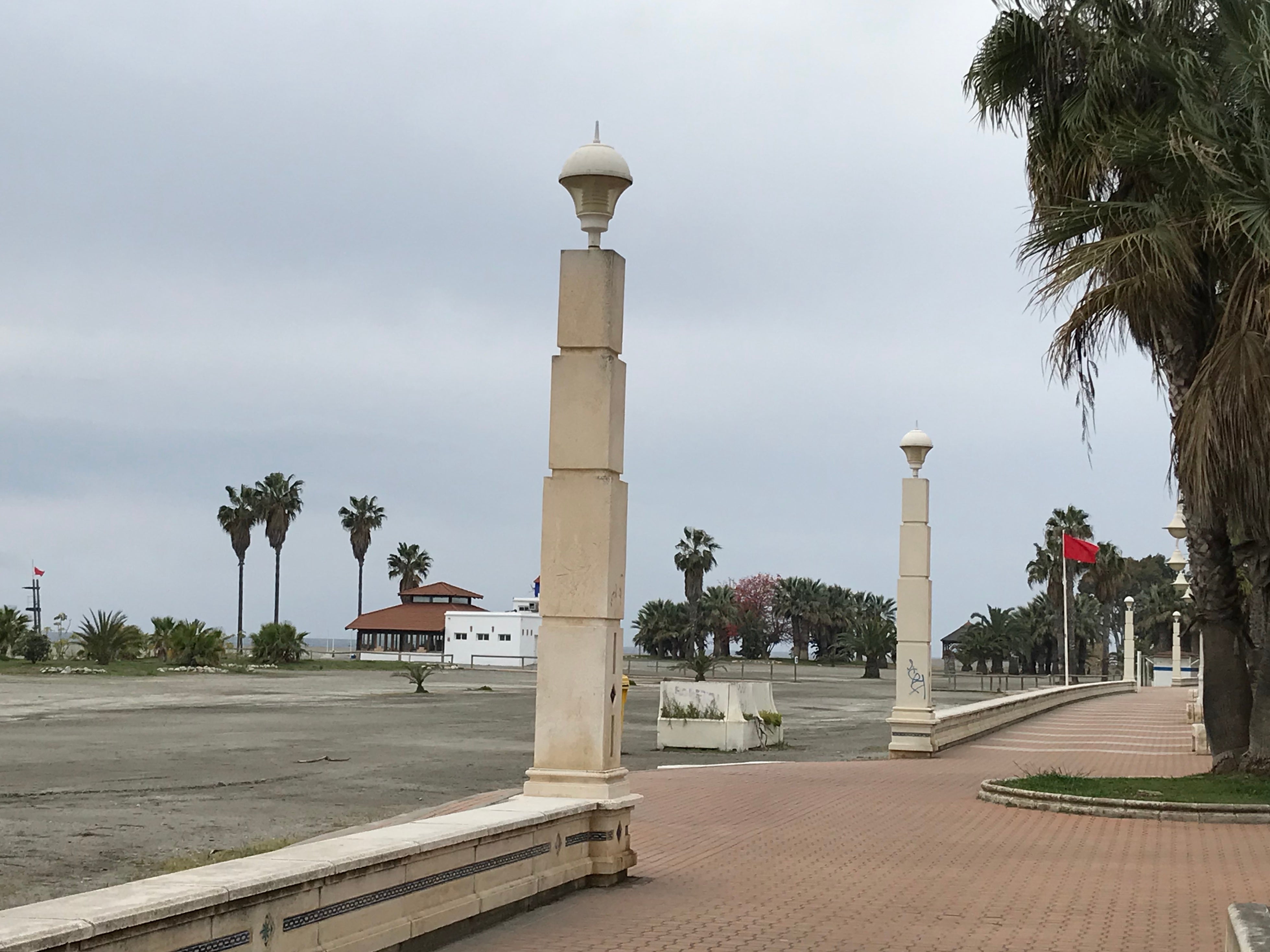 Las playas motrileñas estaban ayer desiertas. 