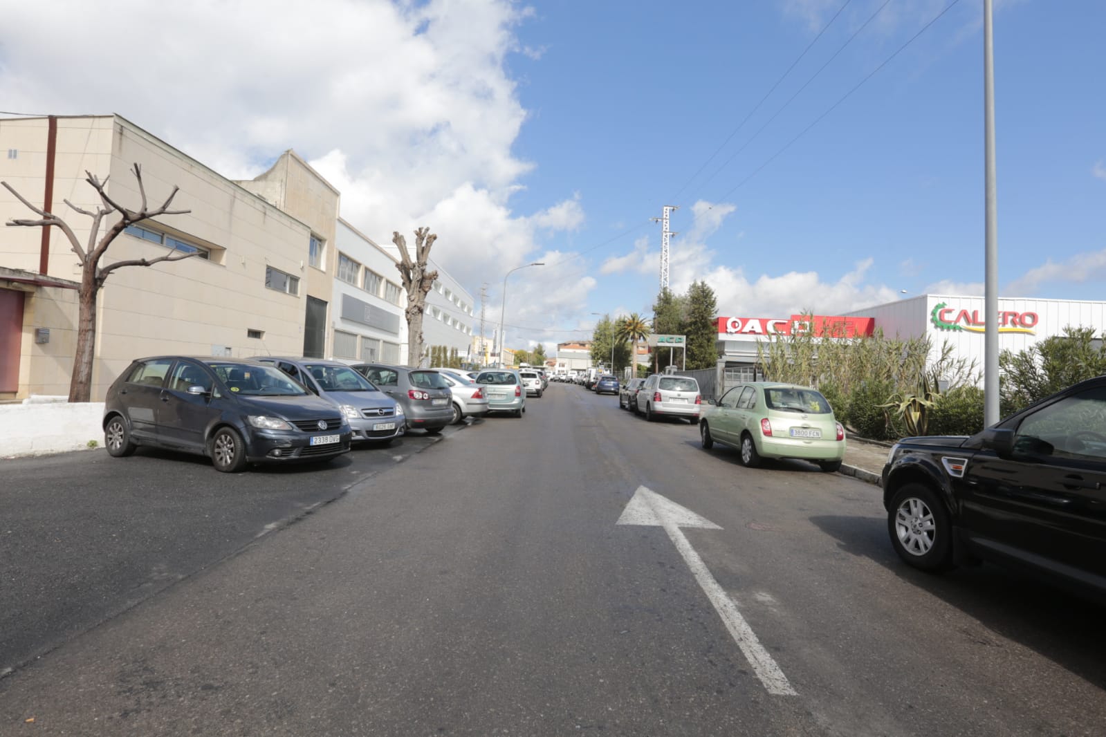 Calles vacías, vagones de metro sin apenas personas y autobuses con menos afluencia que nunca. Así está la ciudad de Granada tras el confinamiento declarado por el estado de alarma