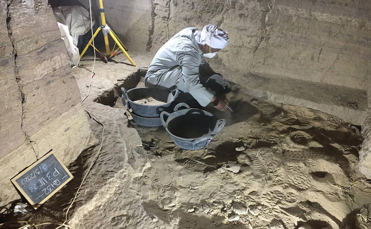 Trabajo de los arqueólogos en Asuán. 