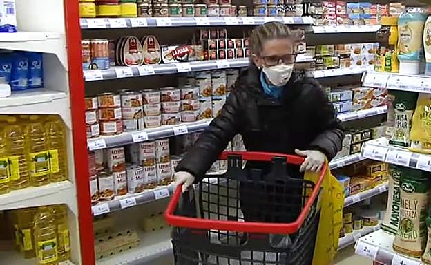 ¿Es necesario ir al supermercado con guantes? Estas son las medidas de seguridad