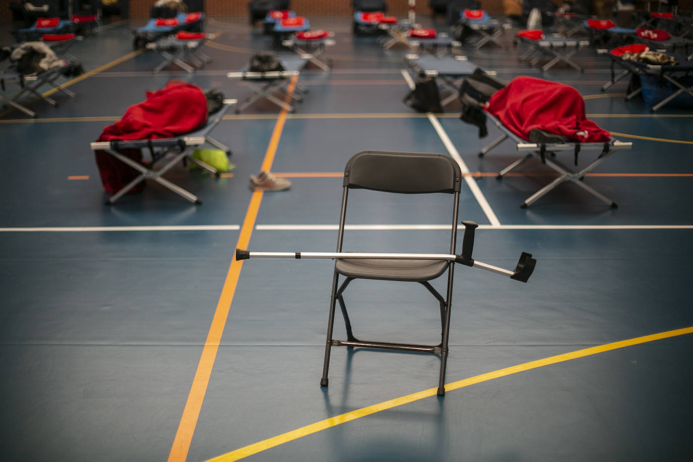 Las estrictas medidas de seguridad impuestas por el Gobierno para frenar el virus obligan a activar alternativas sociales 