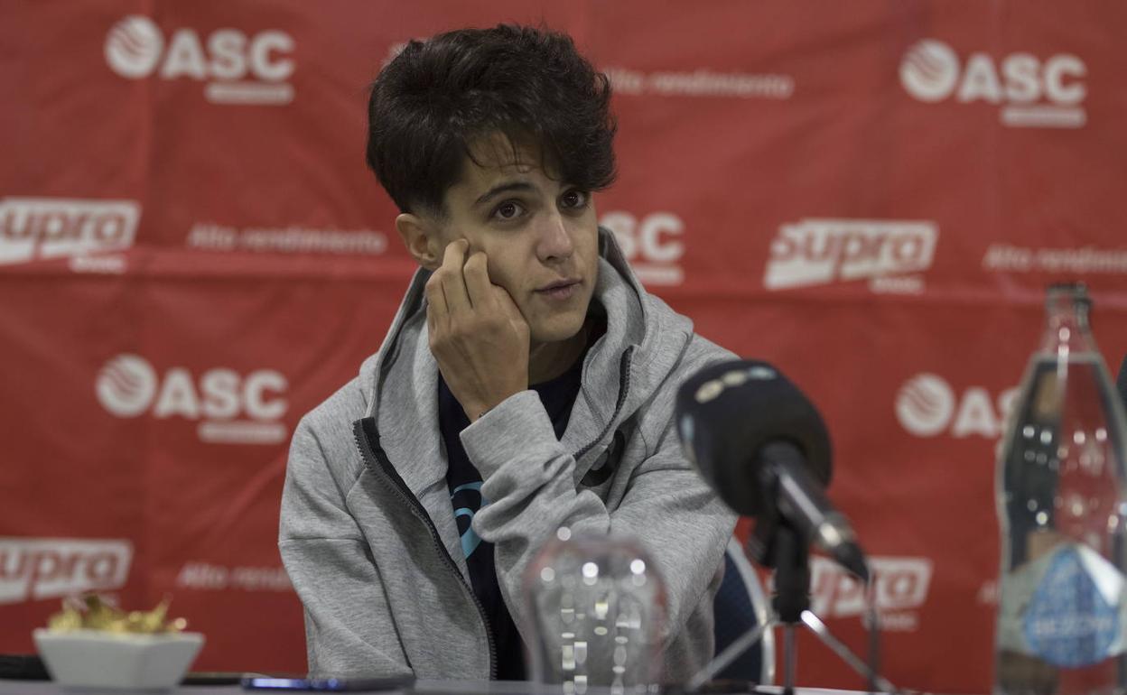 María Pérez, en una rueda de prensa previa al Mundial de Doha. 