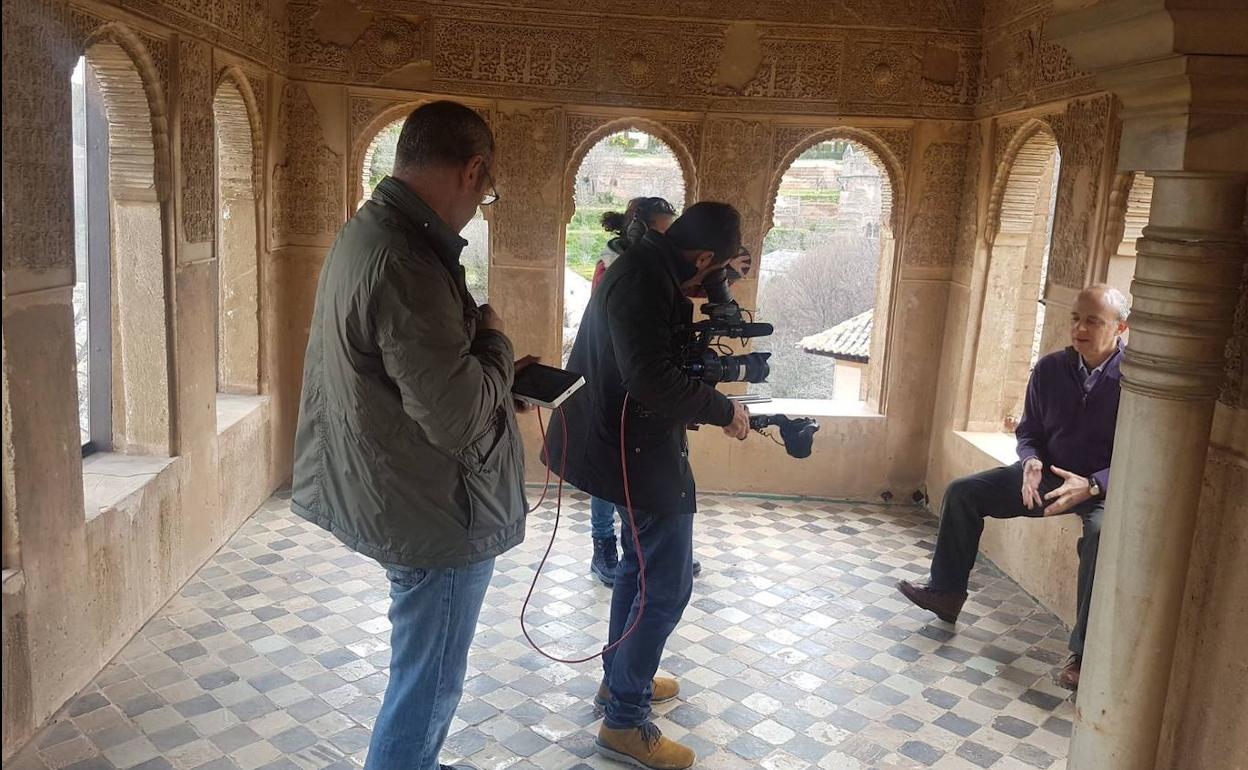 Un momento del rodaje con el 'hijo de la Alhambra', Jesús Bermúdez.