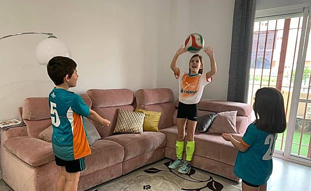 Estado de alarma por el coronavirus en Almería | Las escuelas deportivas de Almería trasladan su actividad a casa