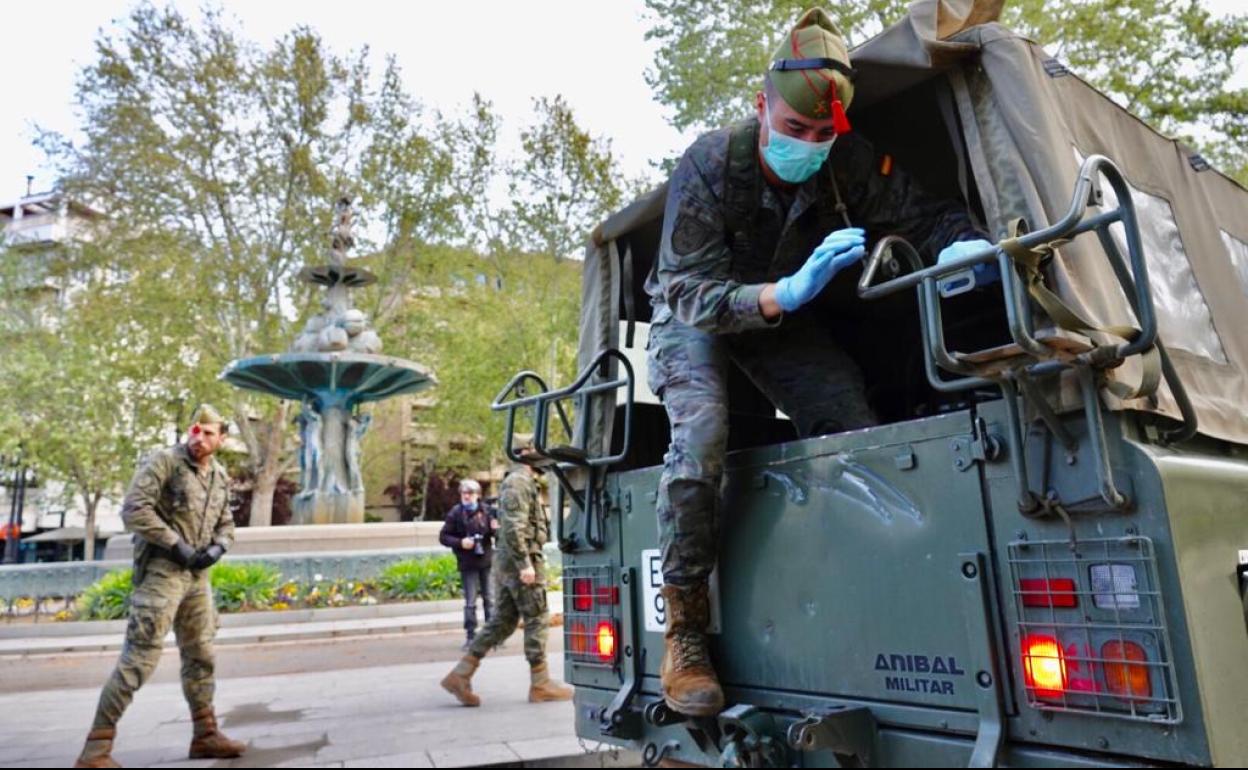 Estado de alarma | La Legión vuelve a Granada para realizar más controles por el coronavirus