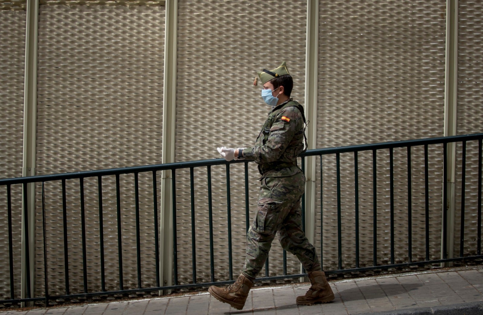 Siguen las imágenes de calles desiertas en la capital en pleno estado de alarma