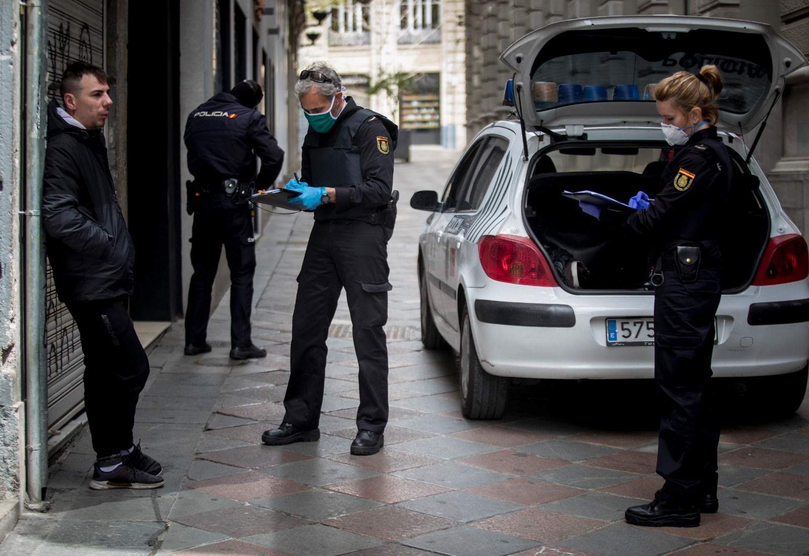 Siguen las imágenes de calles desiertas en la capital en pleno estado de alarma