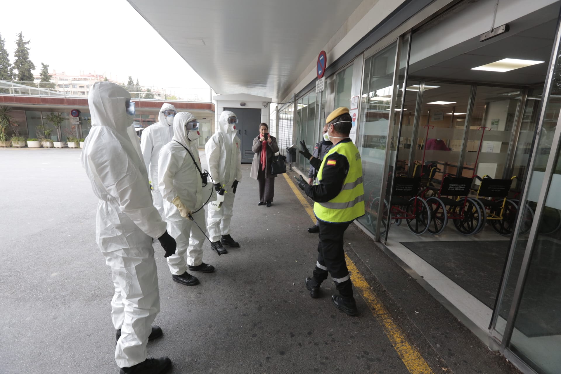 La capital vive una nueva semana de cuarentena con menos gente circulando y las Fuerzas y cuerpos de Seguridad del estado manteniendo el orden