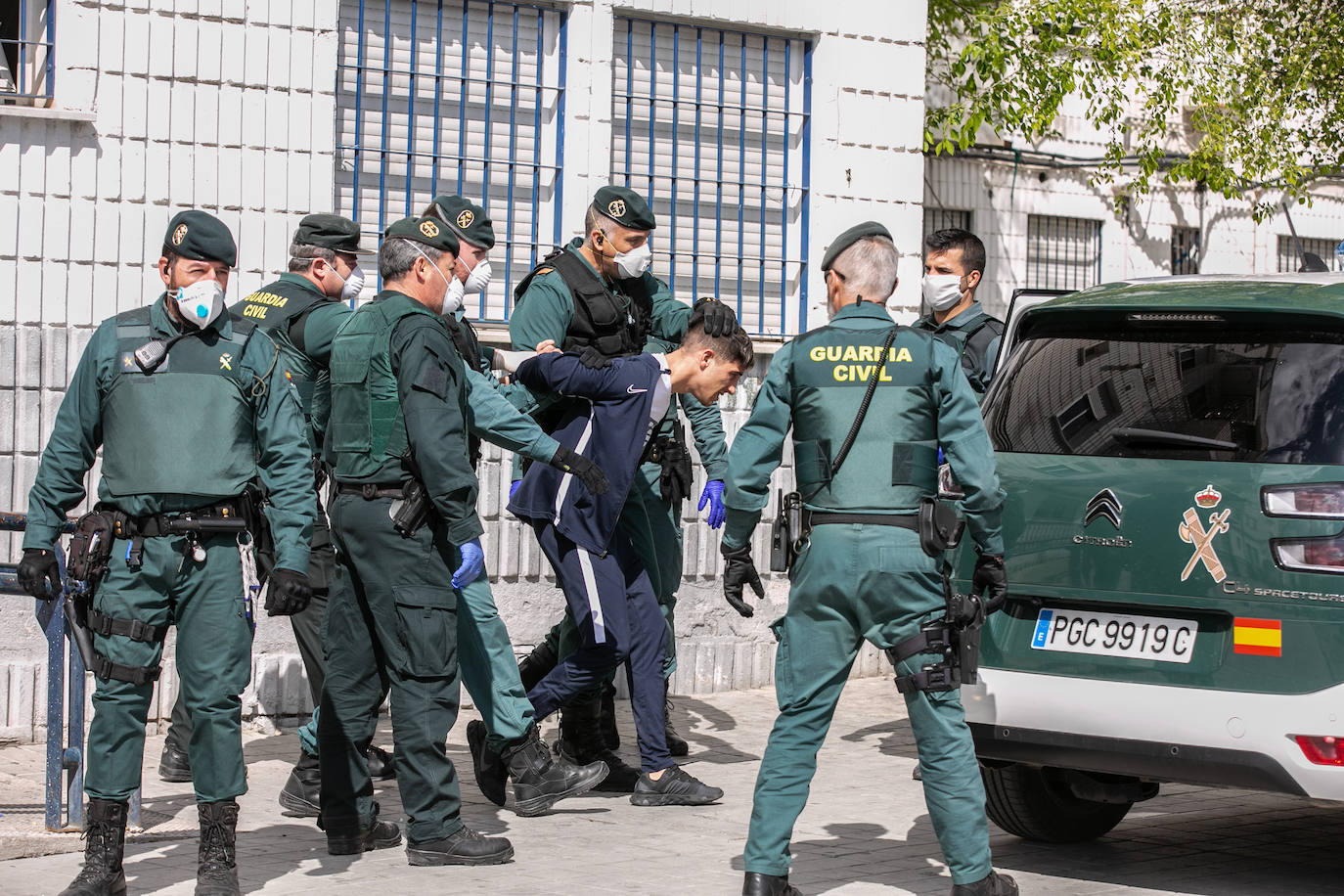 Tras atropellar a un guardia civil, el conocido delincuente huyó a Almanjáyar, donde fue detenido tras esconderse