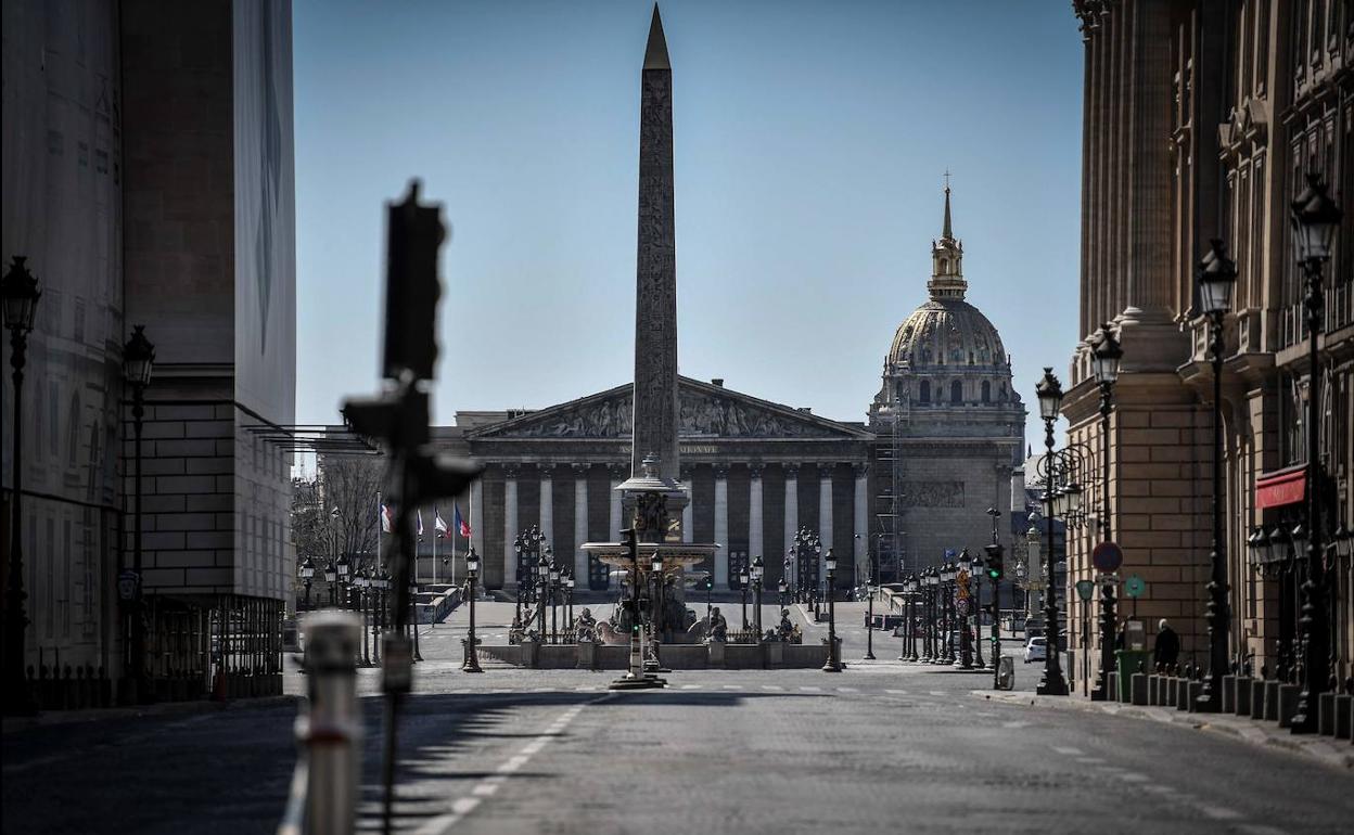 Aspecto que presentaba este lunes la Plaza de la Concordia de París.