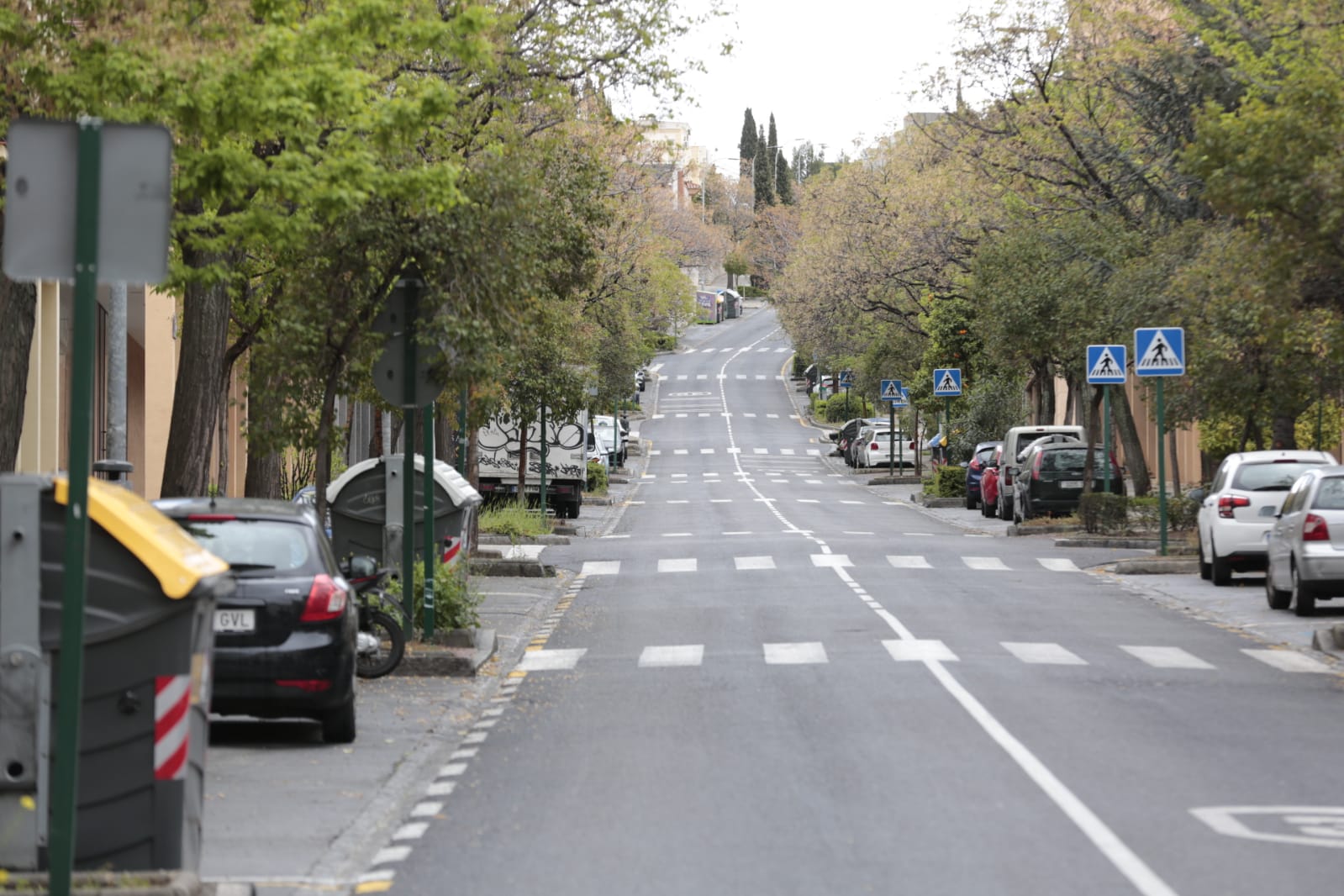 Las nuevas restricciones a la movilidad se hacen notar en las calles y plazas de la capital