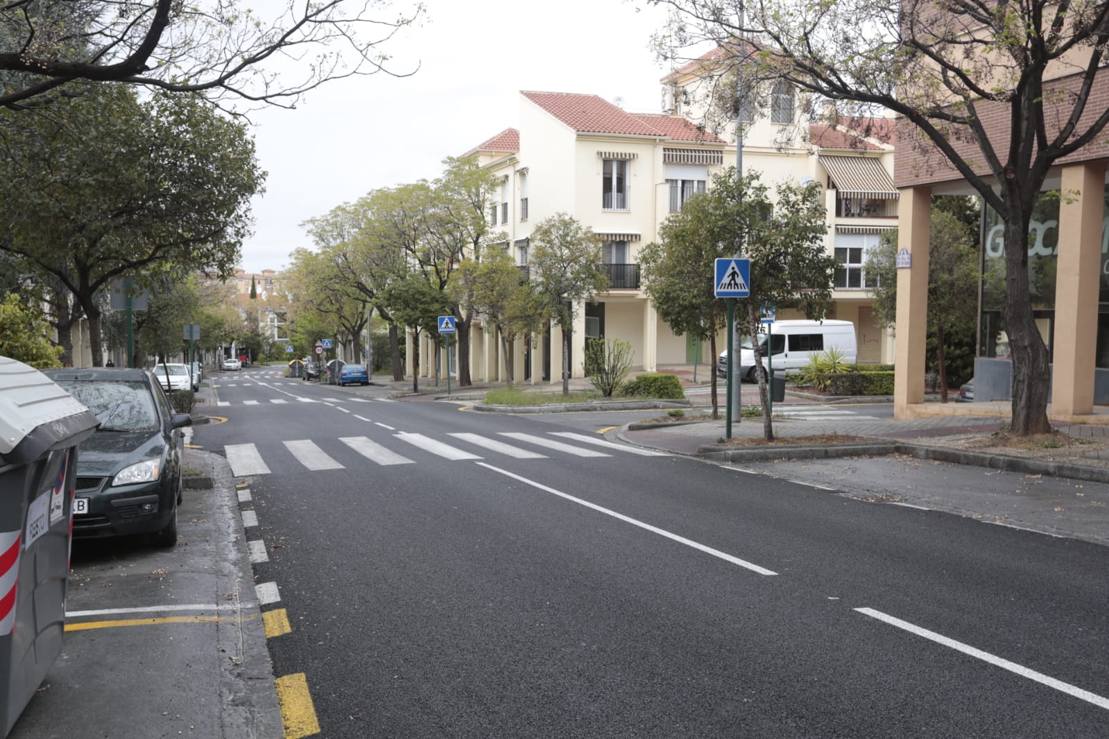 Las nuevas restricciones a la movilidad se hacen notar en las calles y plazas de la capital