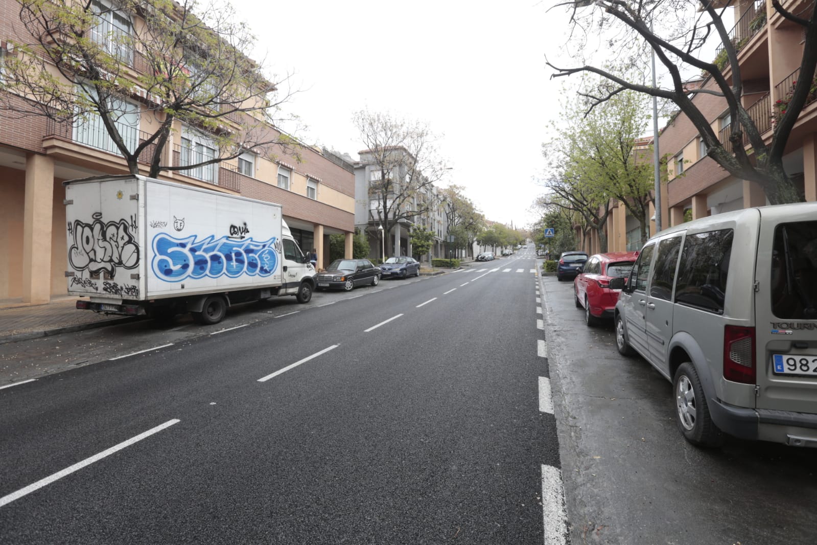 Las nuevas restricciones a la movilidad se hacen notar en las calles y plazas de la capital