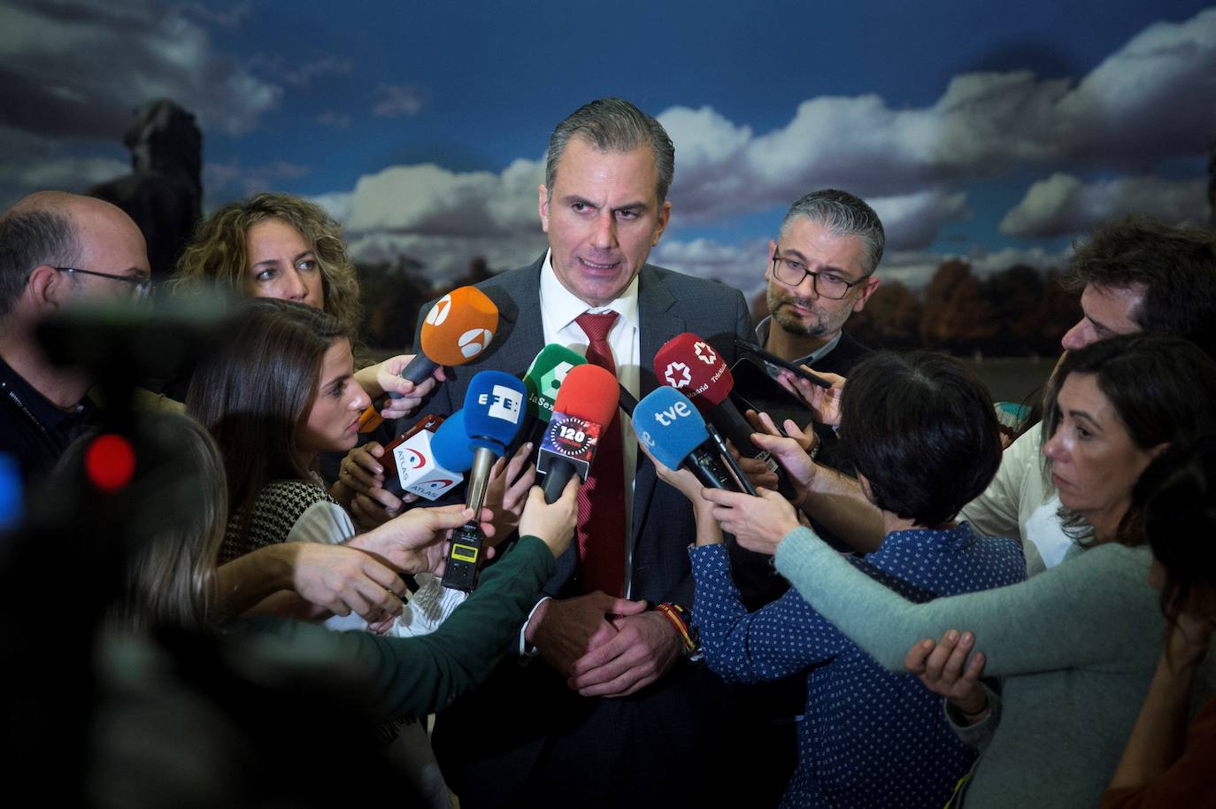 Javier Ortega Smith | El número 2 de Vox y diputado del Congreso Javier Ortega Smith también ha dado positivo en las pruebas de coronavirus. 