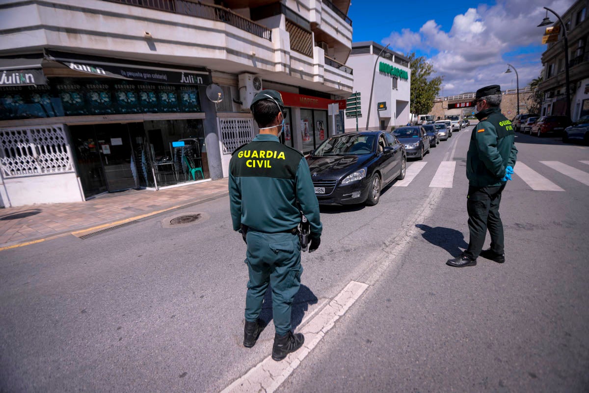 La delegación del Gobierno andaluz intensifica la vigilancia en carreteras para reducir la movilidad aún más del 85%