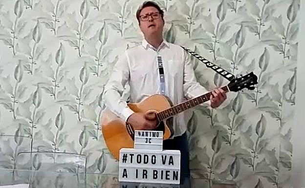 Los trabajadores del centro educativo han querido lanzar un mensaje de ánimo.