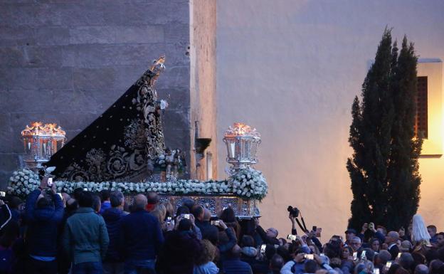 Muy Antigua y Real Hermandad de Nuestra Señora de la Soledad y Descendimiento del Señor (Chías). 