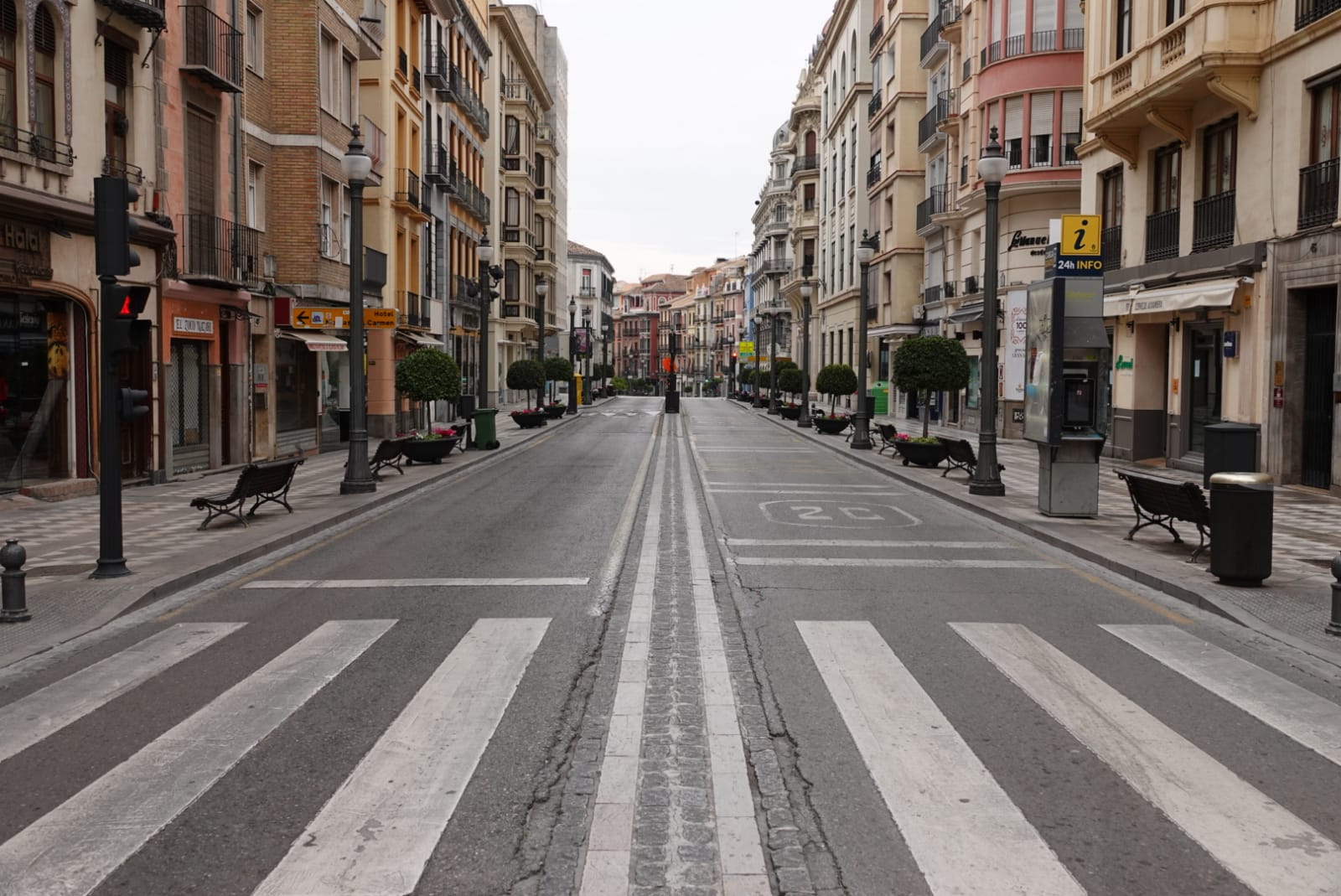 Dentro de la cuarentena, Granada sigue viviendo su Semana Santa más inusual
