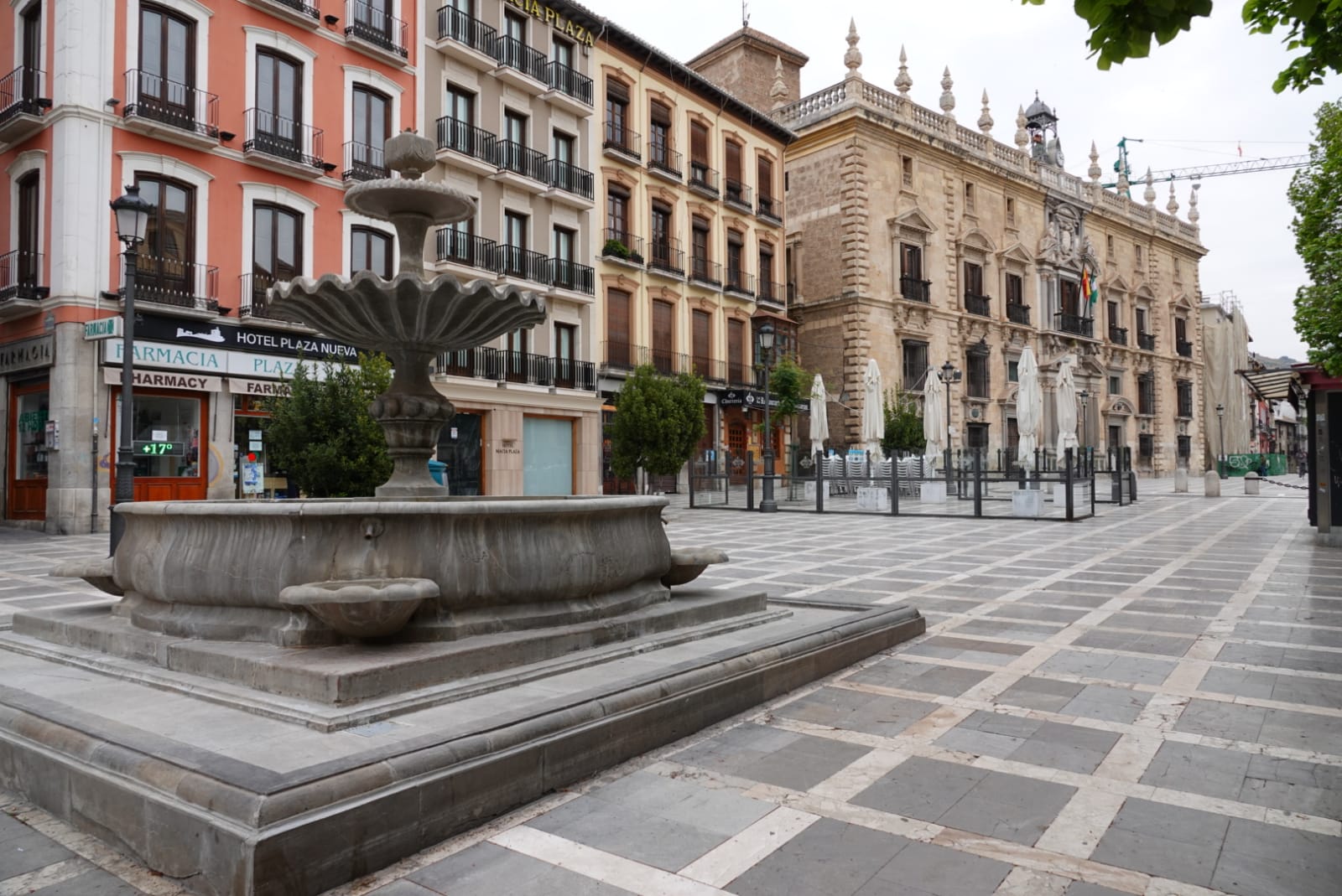 Dentro de la cuarentena, Granada sigue viviendo su Semana Santa más inusual