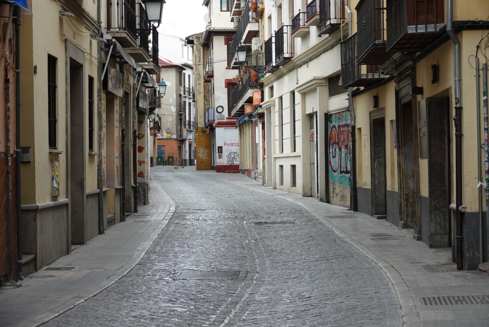 Dentro de la cuarentena, Granada sigue viviendo su Semana Santa más inusual