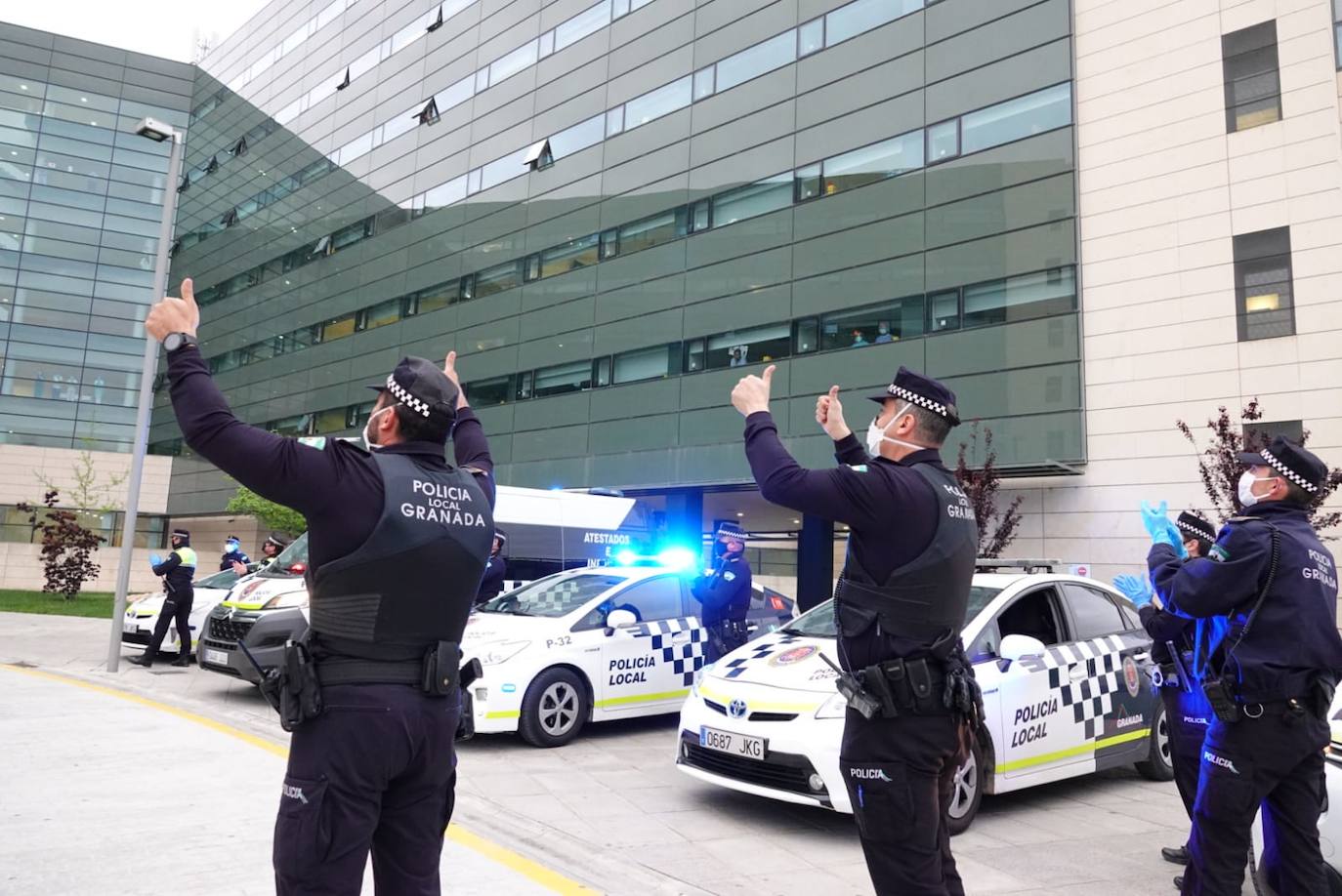 El instante se ha producido a las puertas del hospital del PTS 