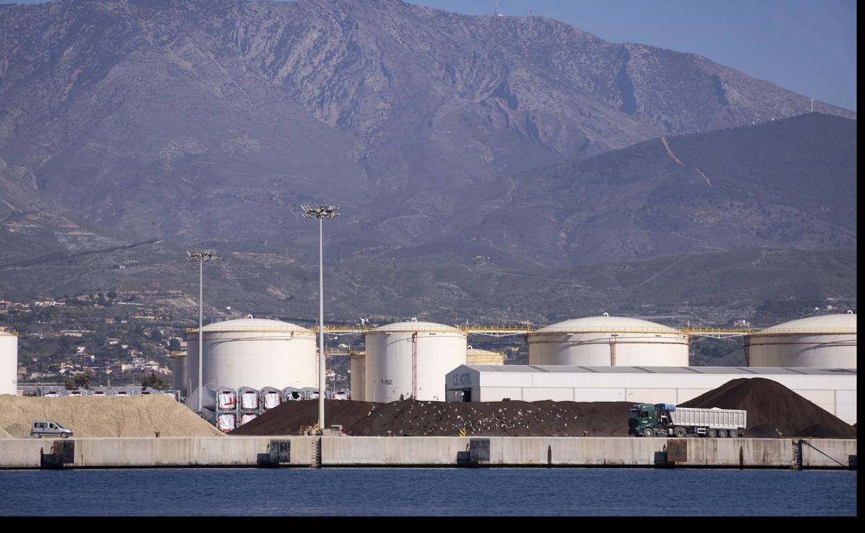 Imagen de archivo del muelle de descarga del puerto.