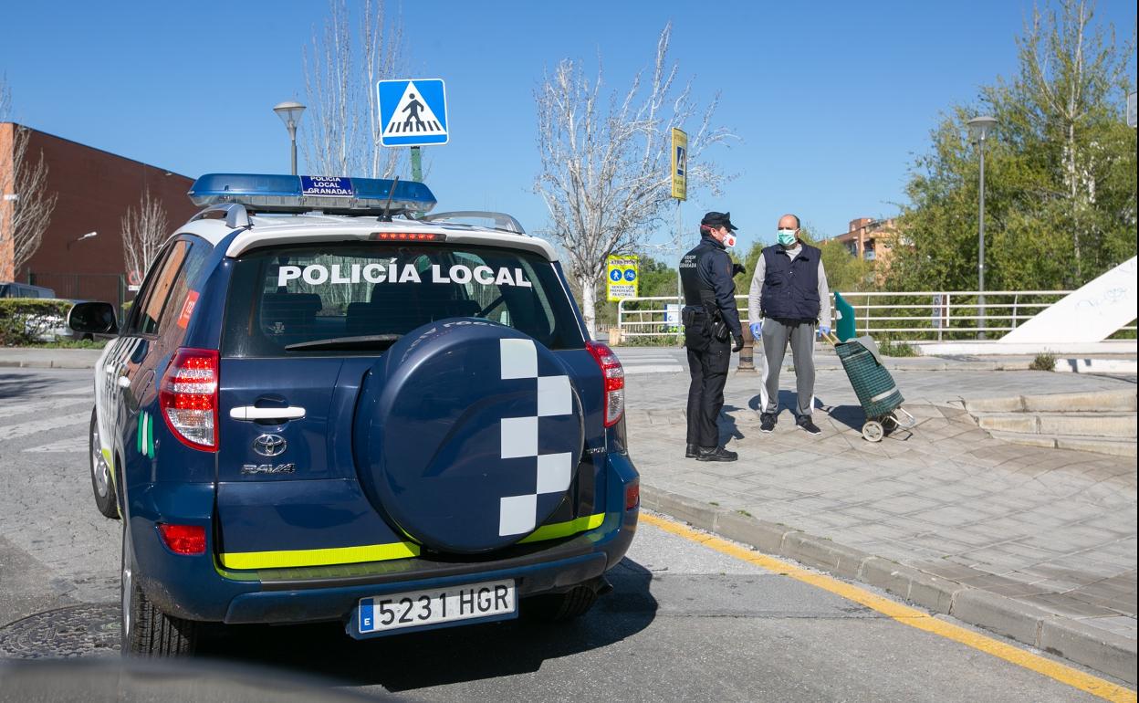 Advertencia de la Policía Local de Granada: quien vaya de los pueblos a la capital a comprar será multado