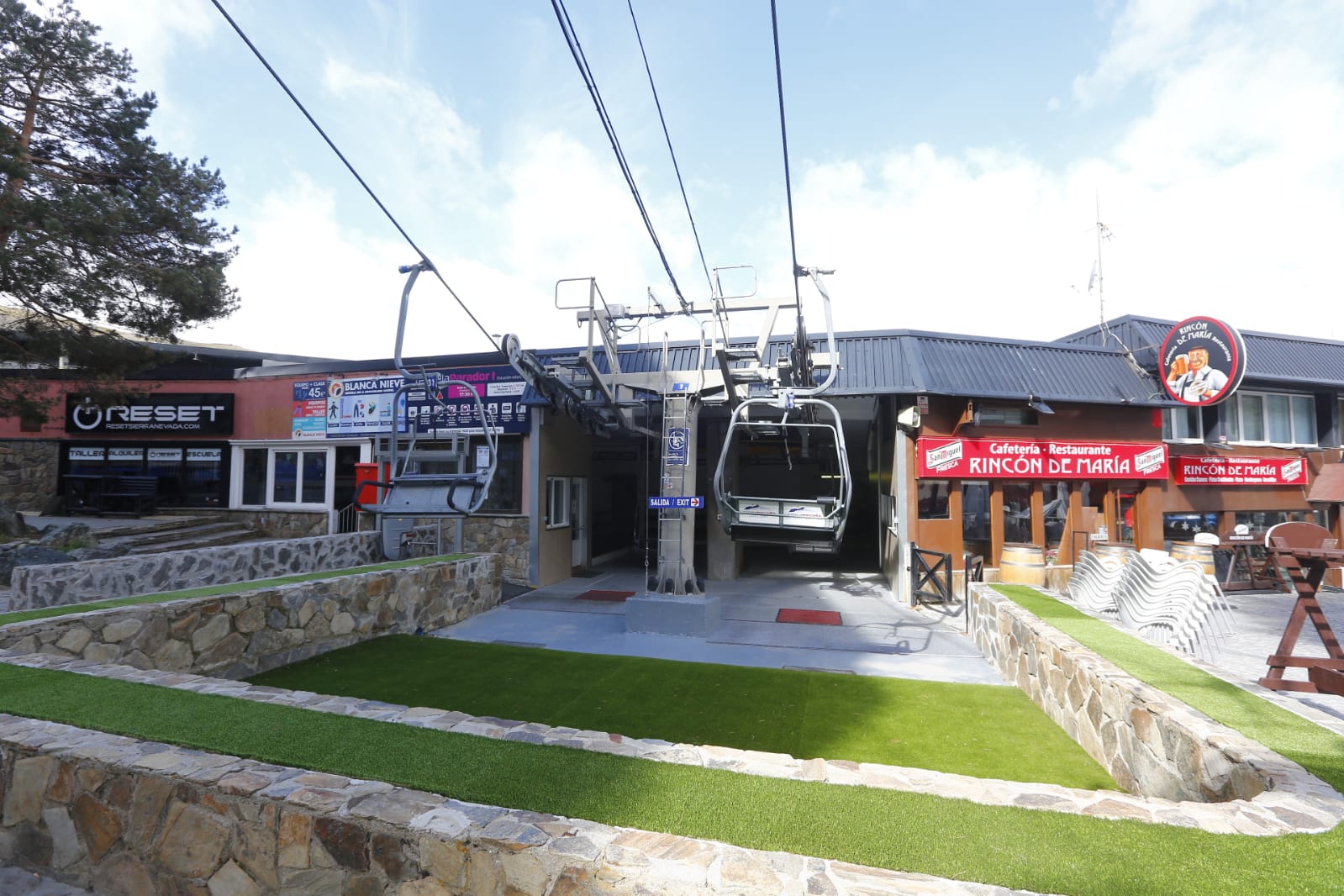 El aspecto de la zona dista mucho de ser el habitual. Sin embargo, ha recibido varios visitantes inesperados durante el estado de alarma