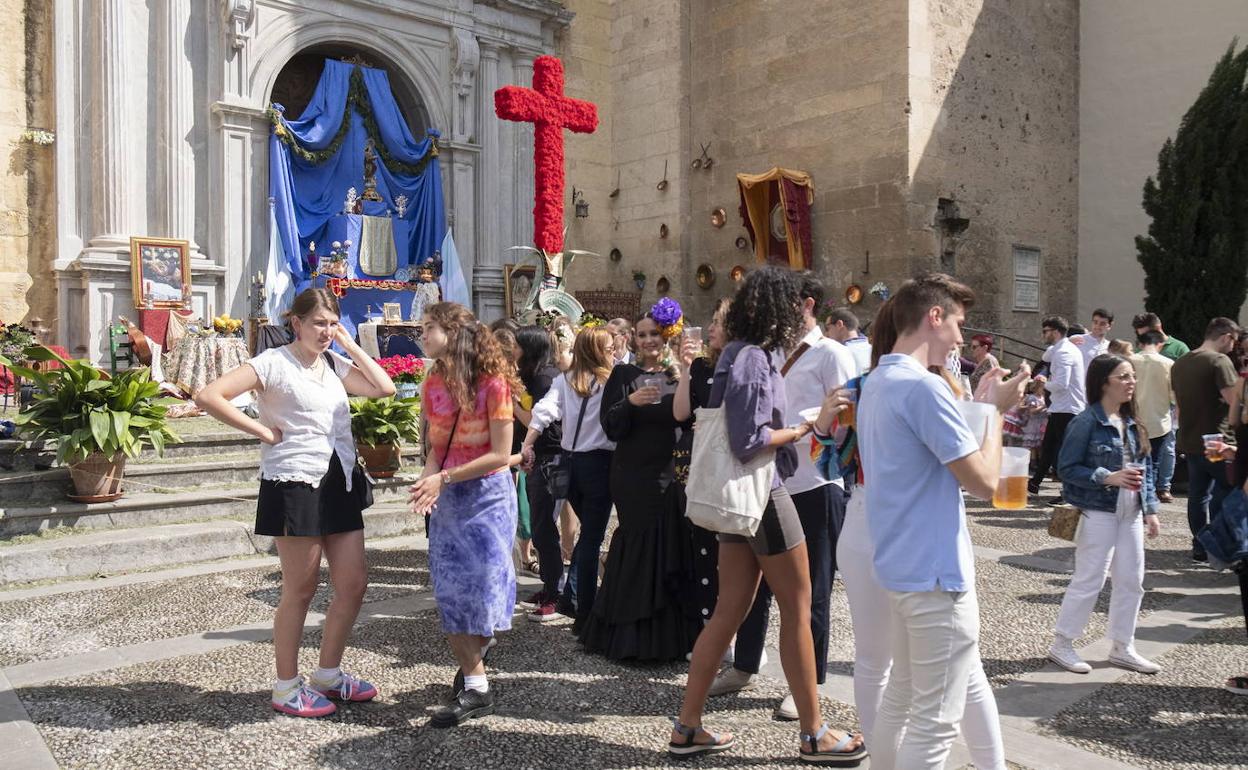 Cancelado el Día de la Cruz en Granada: proponen celebrarlo en casa