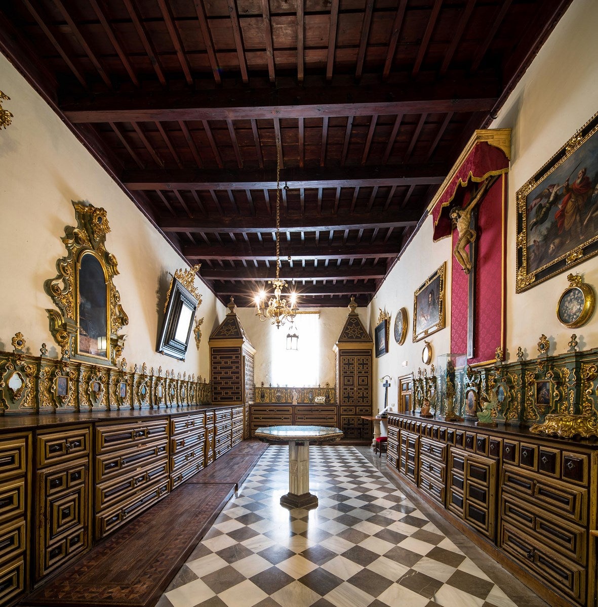 Abadía del Sacromonte. La antigua abadía, del siglo XVII, es otra pieza monumental cerrada al público por el coronavirus
