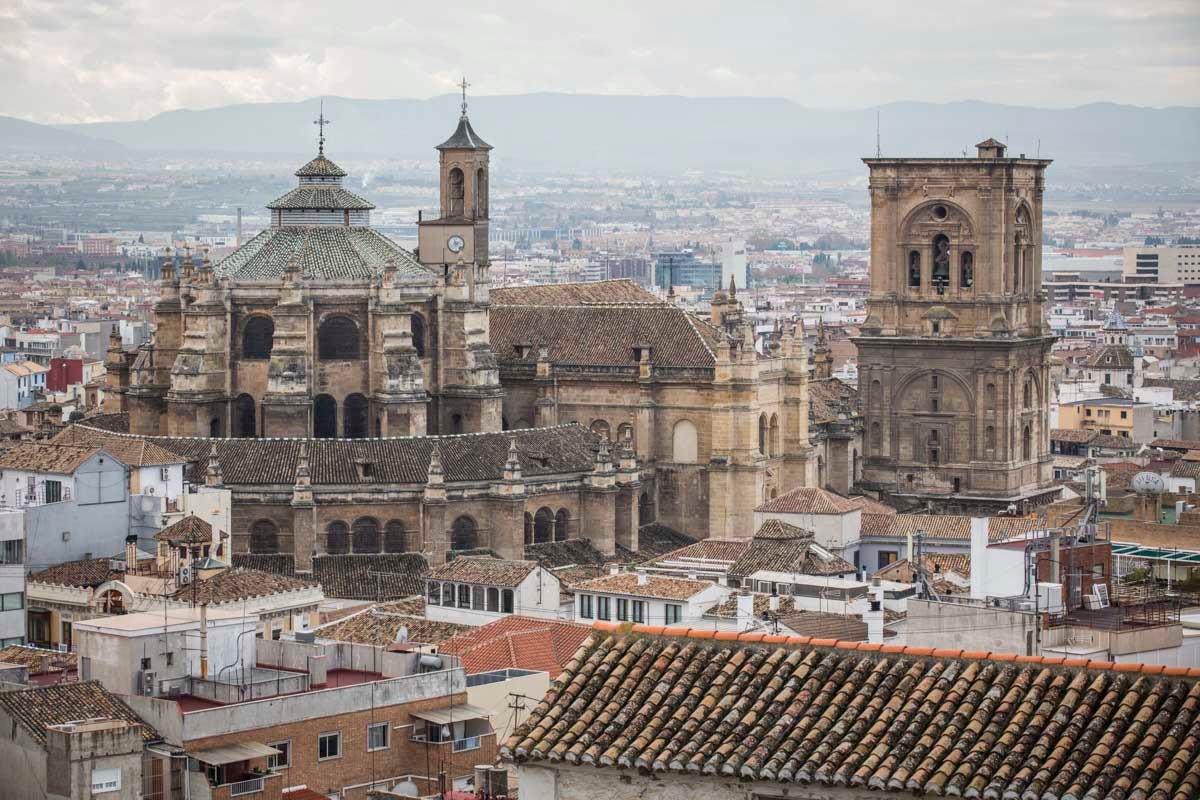 Catedral. La Catedral de Granada, otro edificio con varios siglos de antigüedad tampoco se podrá ver sobre el terreno en este Día de los Monumentos